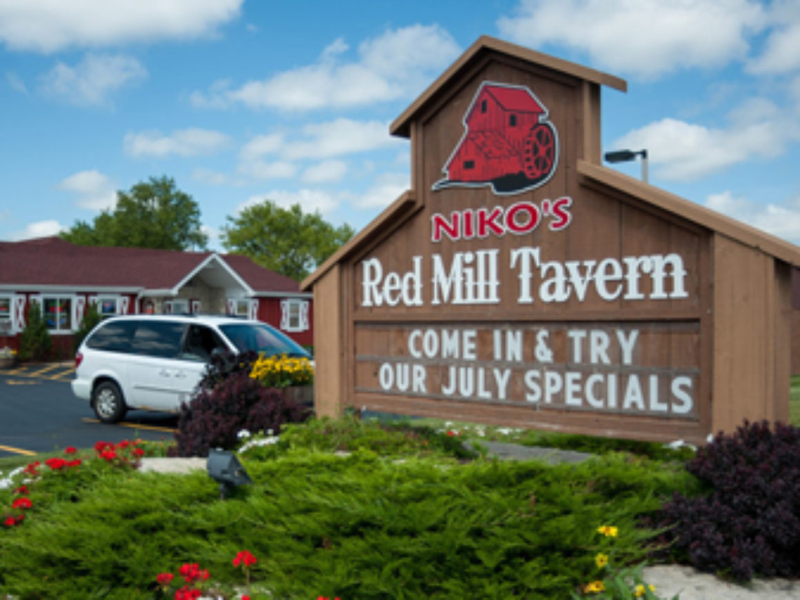 Nikos_Red_Mill_Tavern_Woodstock_Illinois